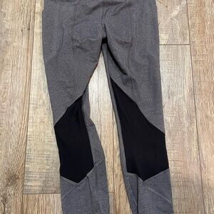 LuLuLemon Gray and Black Athletic Leggings. Item # 11237